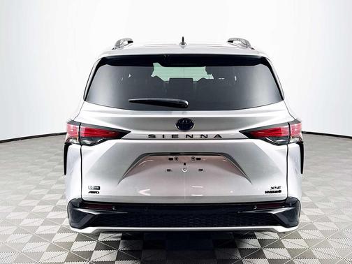 2023 Toyota Sienna XSE 7 Passenger