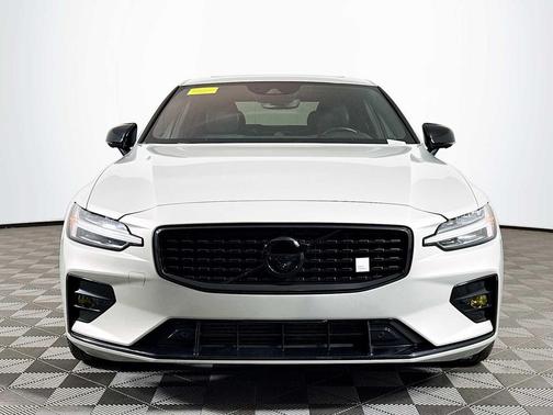 Birch Light Metallic 2021 Volvo S60 T5 R-Design