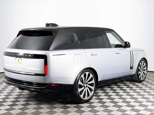 2025 Land Rover Range Rover P530 SE