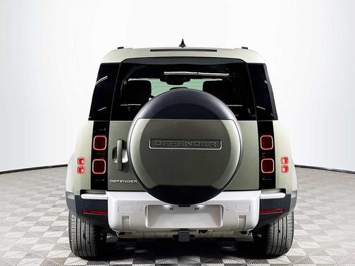 2025 Land Rover Defender 110 P300