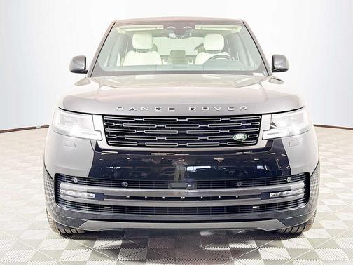 Santorini Black 2026 Land Rover Range Rover P400 SE