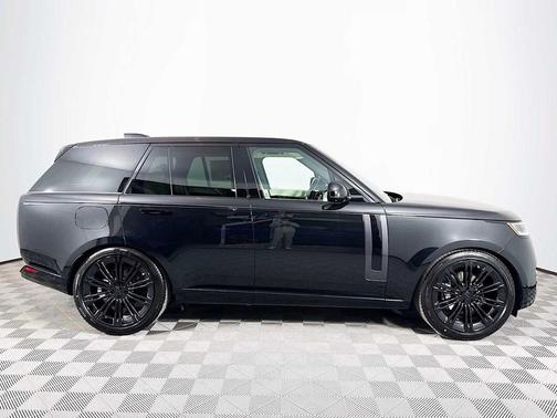Santorini Black 2026 Land Rover Range Rover P400 SE