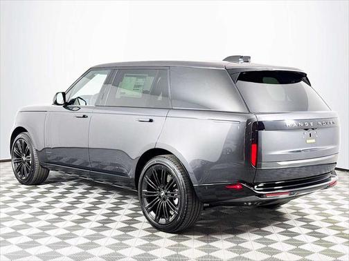 2025 Land Rover Range Rover P530 SE 7 Seat