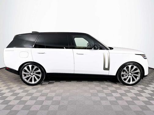 2025 Land Rover Range Rover P530 SE 7 Seat