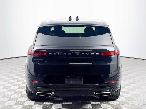 2025 Land Rover Range Rover Sport SE