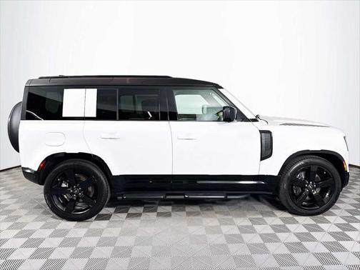2025 Land Rover Defender 110 P400 X-Dynamic SE
