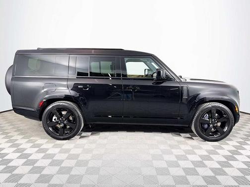 2026 Land Rover Defender P400 X-Dynamic SE