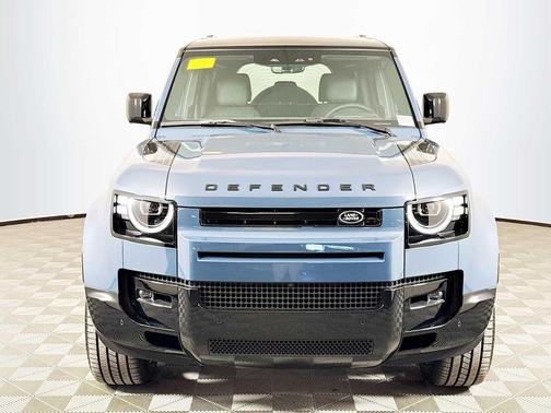 2026 Land Rover Defender P400 X-Dynamic SE