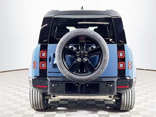 2026 Land Rover Defender P400 X-Dynamic SE