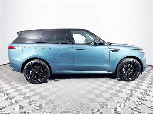 2025 Land Rover Range Rover Sport SE
