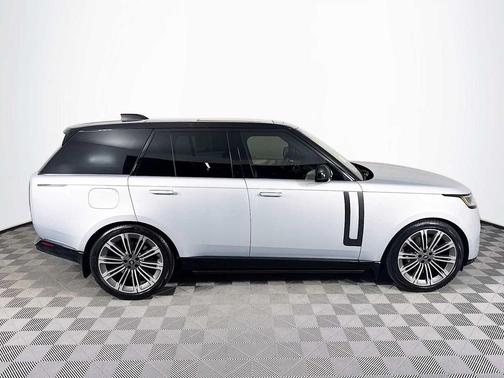 2023 Land Rover Range Rover P530 SE