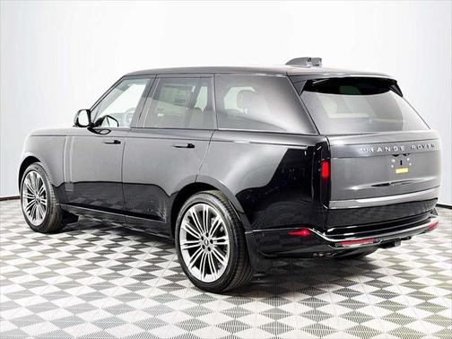 2025 Land Rover Range Rover P530 SE