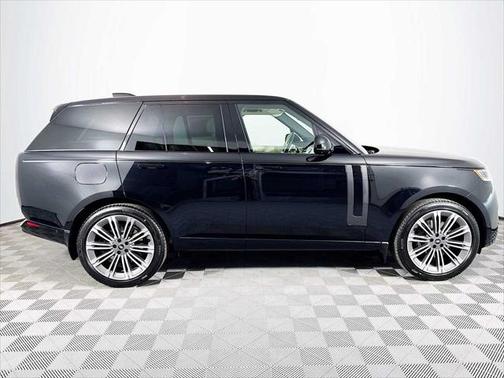 2025 Land Rover Range Rover P530 SE