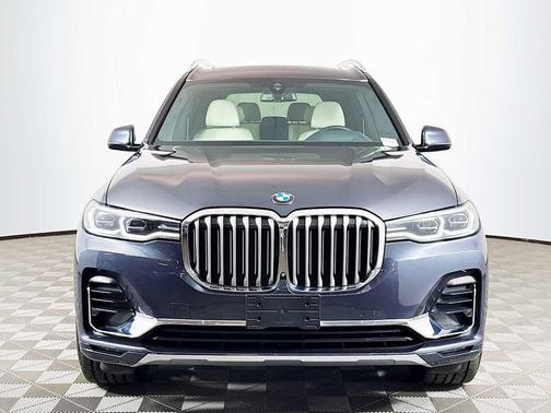 Arctic Gray Metallic 2019 BMW X7 xDrive40i