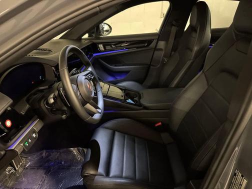 2025 Porsche Panamera 4