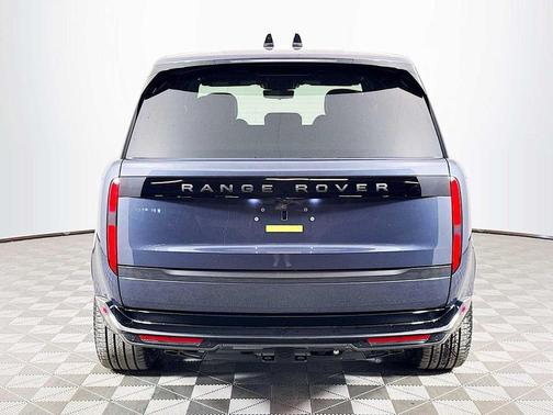 2026 Land Rover Range Rover P530 SE