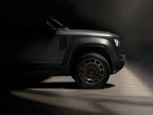 2025 Land Rover Defender P635 OCTA