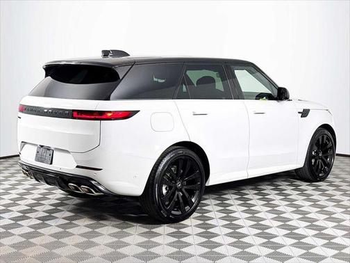 2025 Land Rover Range Rover Sport SE