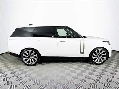 2025 Land Rover Range Rover P400 SE