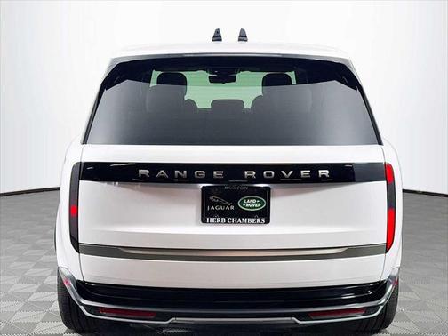 2025 Land Rover Range Rover P400 SE