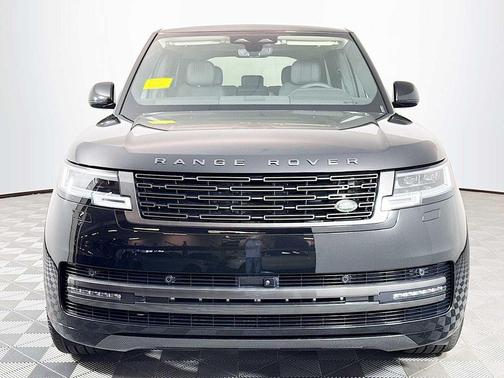 2025 Land Rover Range Rover P400 SE