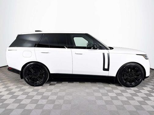 2026 Land Rover Range Rover P530 SE