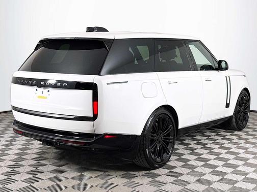 2026 Land Rover Range Rover P530 SE
