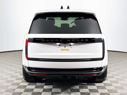 2026 Land Rover Range Rover P530 SE