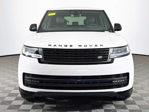 2026 Land Rover Range Rover P530 SE