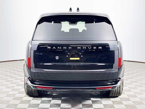 Santorini Black 2026 Land Rover Range Rover P400 SE