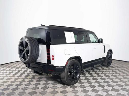 Fuji White 2025 Land Rover Defender 110 P400 X-Dynamic SE
