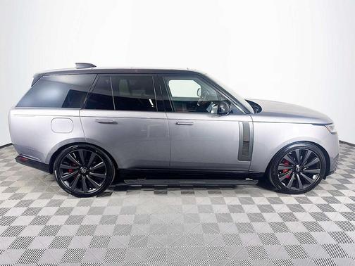 2025 Land Rover Range Rover P615 SV