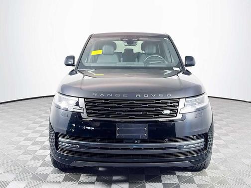 2024 Land Rover Range Rover P530 SE