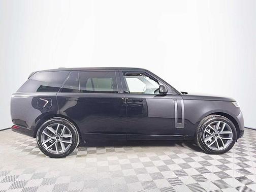 Santorini Black 2026 Land Rover Range Rover P400 SE 7 Seat