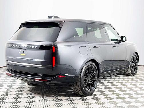 2026 Land Rover Range Rover P400 SE