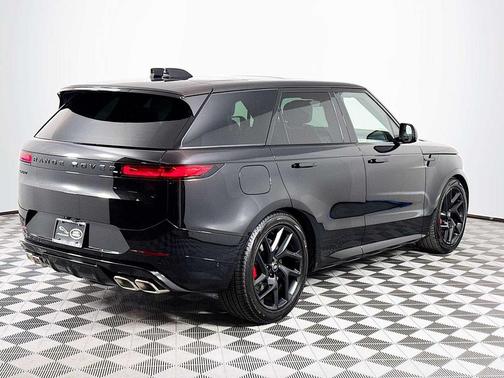 2025 Land Rover Range Rover Sport SE