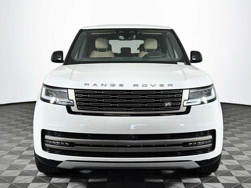Fuji White 2026 Land Rover Range Rover P400 SE 7 Seat