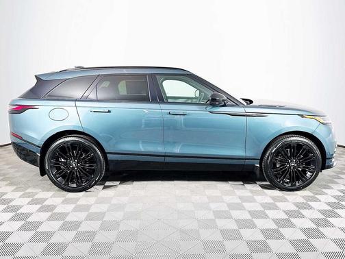 2026 Land Rover Range Rover Velar P250 SE R-Dynamic