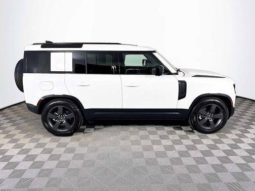 2025 Land Rover Defender 110 P300