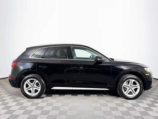 Brilliant Black 2019 Audi Q5 2.0T Premium