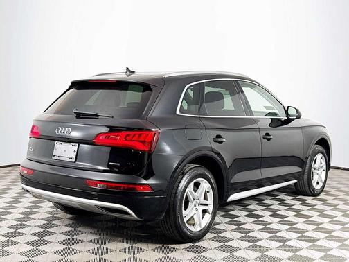 Brilliant Black 2019 Audi Q5 2.0T Premium