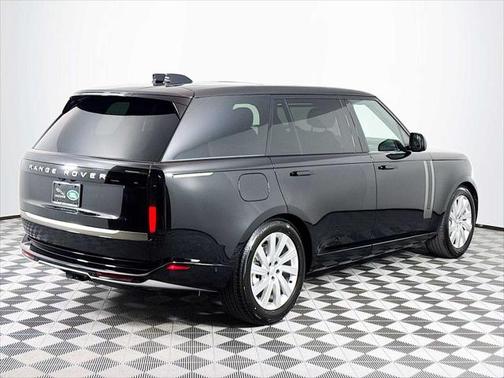 2025 Land Rover Range Rover P400 SE 7 Seat
