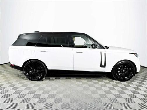 2025 Land Rover Range Rover P530 SE 7 Seat