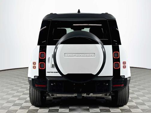 Fuji White 2026 Land Rover Defender P400 X-Dynamic SE