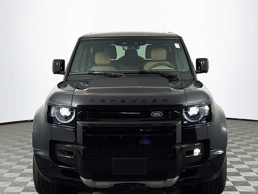 2025 Land Rover Defender V8