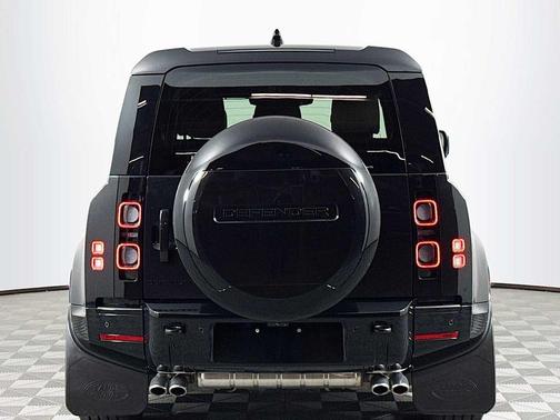 2025 Land Rover Defender V8