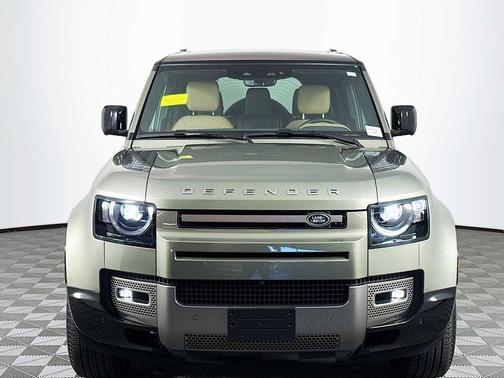 2025 Land Rover Defender 130 P400 X-Dynamic SE