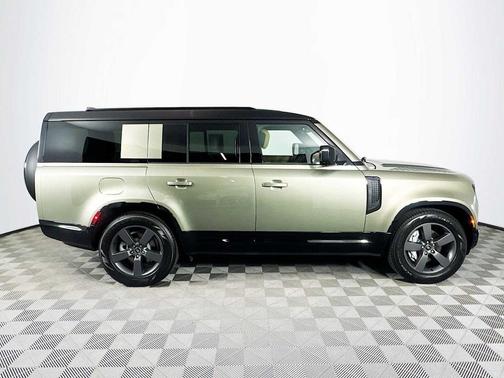 2025 Land Rover Defender 130 P400 X-Dynamic SE