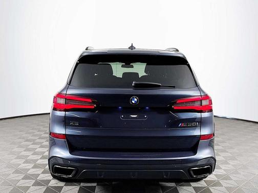Arctic Grey Metallic 2022 BMW X5 M50i