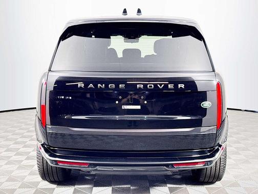 2023 Land Rover Range Rover P530 SE